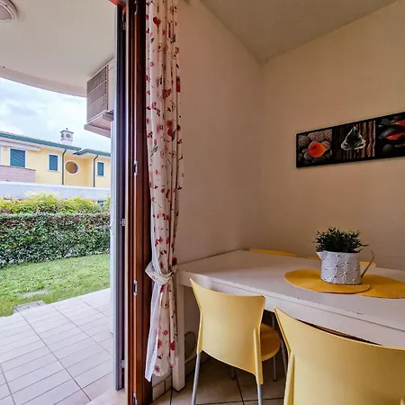 Beautiful Flat With A Fantastic Garden 아파트