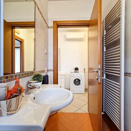 Beautiful Flat With A Fantastic Garden 아파트 *