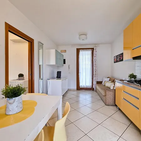 Beautiful Flat With A Fantastic Garden * Бібіоне