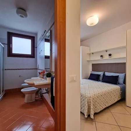 Апартаменти Beautiful Flat With A Fantastic Garden